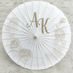 Ombrello parasole da matrimonio personalizzato da 33" in carta bianca vintage. Bomboniere per matrimoni/feste/regali/cartello di benvenuto, accessorio per damigelle/striscione