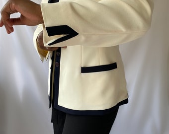 Elegante blazer vintage Jacques Vert crema - strutturato con spalline e spacco sulla manica - blu navy e crema