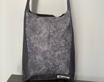 Regular size shoulder bag