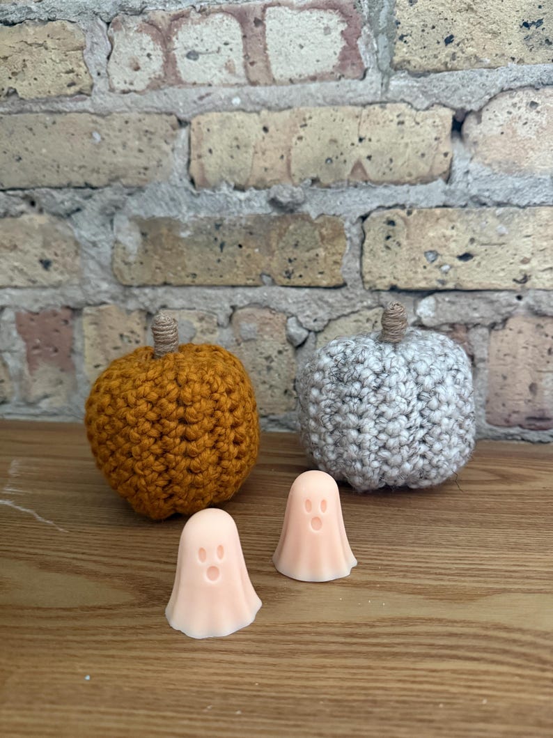 Hot Ghoul Autumn - Pink Ghosts Halloween Soy Wax Melts Ghoul-Friends