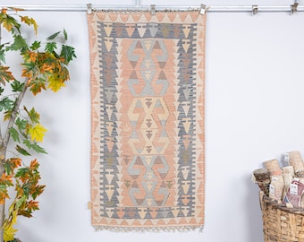 Vintage Turkish Kilim Rug 3x5: Handmade Anatolian Entry Rug