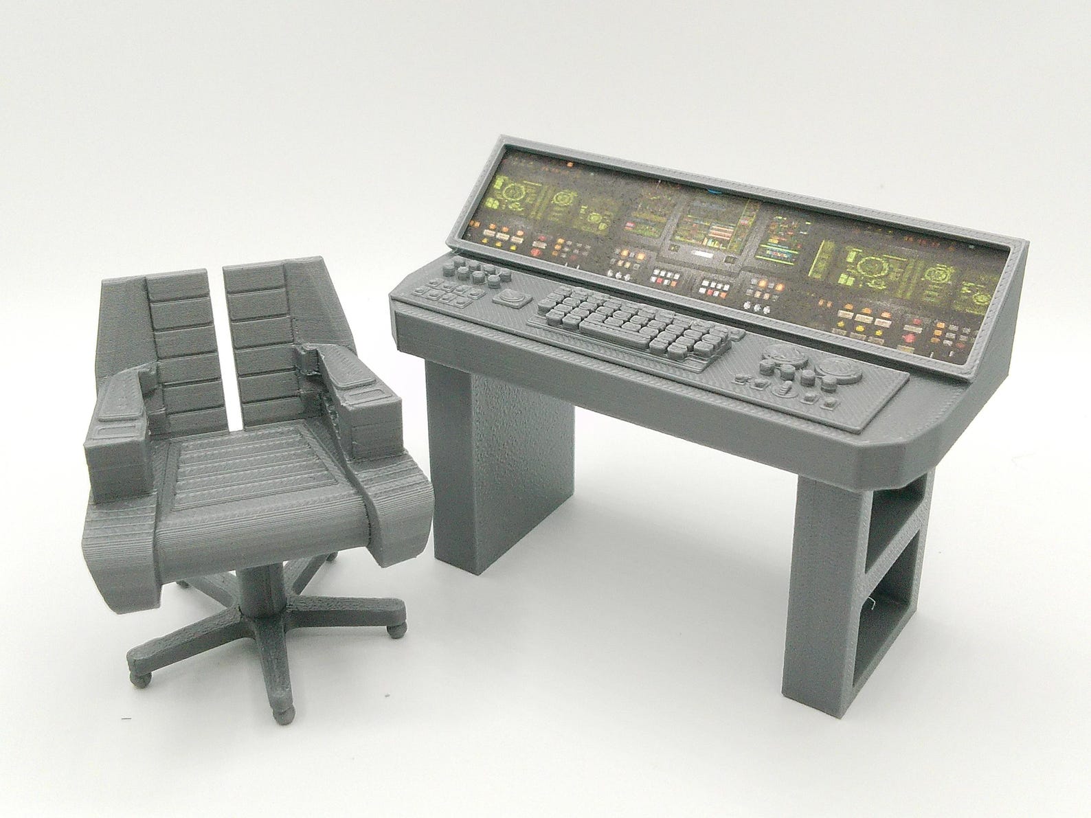 1:18 Scale Green Computer Display Diorama Set for 3.75