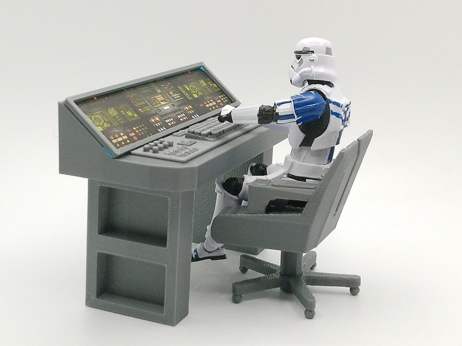 1:18 Scale Green Computer Display Diorama Set for 3.75