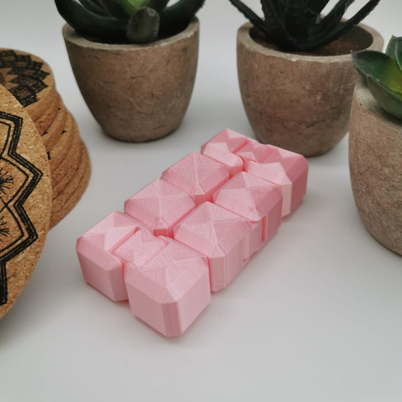 Infinity Cube verlier dich in der unendlichen hypnotischen Bewegung Princess Pink