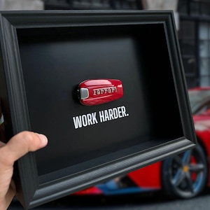 Decorazione Chiave Ferrari Incorniciata - WORK HARDER