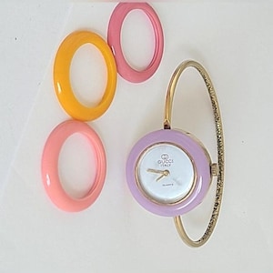 Vintage 90s GUCCI Gold Plated Quartz Interchangeable Bezel Sleek Bangle Watch