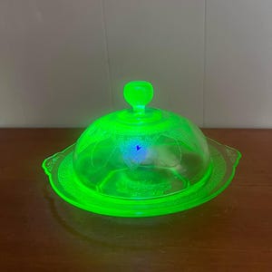 Antique Green Uranium Glass Federal Georgian Lovebirds #65 USA Glass Butter Dish