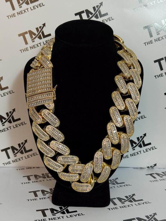 Iced Out Cuban Link Necklace【ネックレス】 OLVLUS 20mm Iced Out Cuban Link Chain 5A+ Baguette Cubic