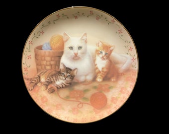 Vintage Cat Collector Plate: &quot;The Royal Family&quot; by Susan Leigh, 1988