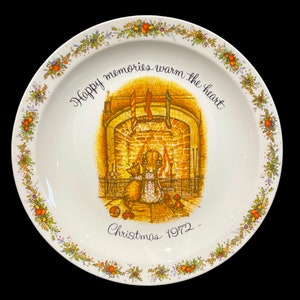 Kolekcjonerski talerz pamiątkowy z okazji świąt Bożego Narodzenia firmy Holly Hobbie z 1972 r. „Szczęśliwe wspomnienia rozgrzewają serce”, talerz kolekcjonerski, 10&quot; talerz dekoracyjny