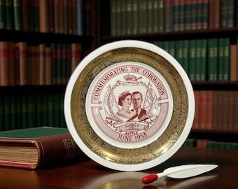 Vintage 1953 Queen Elizabeth II Coronation Plate, Royal Collectible