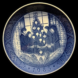 Vintage 1983 Royal Copenhagen Christmas Plate: Collectible Porcelain Decor
