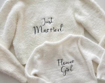 Haftowany kardigan dla nowożeńców, ślubny narzutka, spersonalizowany kardigan dla druhny sypiącej kwiaty, puszysty sweter, narzutka na kurtkę dla panny młodej, dzianina ślubna