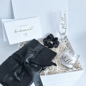 Gepersonaliseerde bruidsmeisje voorstel zwarte geschenkdoos bruidsmeisje cadeau bruidsmeisje cadeau bruids partij satijnen gewaad aanwezig vrijgezellenfeest cadeau bruiloft