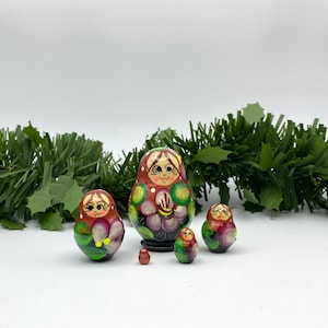 Miniature nesting dolls, Stacking dolls, handmade, set with 5 dolls, Matryoshka, Babushka