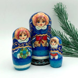 Christmas style nesting dolls 5,5” height (14cm), Traditional Stacking dolls, handmade, set with 3 dolls, Matryoshka, Babushka