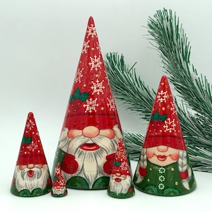 Christmas Gnomes Nesting dolls, Christmas style Stacking dolls, handmade, set with 5 dolls, Matryoshka, Babushka