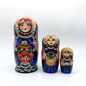 Traditional nesting dolls, Stacking dolls, handmade, set with 3 dolls, Matryoshka, Babushka