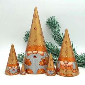 Christmas Gnomes Nesting dolls, Christmas style Stacking dolls, handmade, set with 5 dolls, Matryoshka, Babushka
