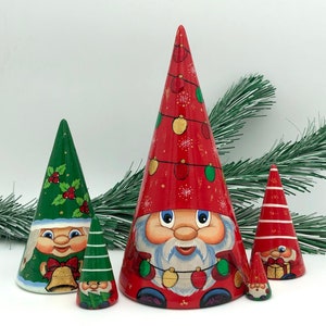 Christmas Gnomes Nesting dolls, Christmas style Stacking dolls, handmade, set with 5 dolls, Matryoshka, Babushka