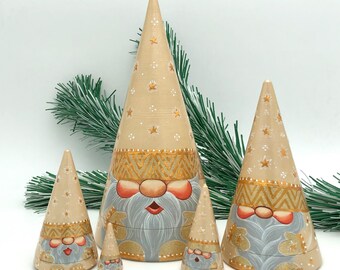 Christmas Gnomes Nesting dolls, Christmas style Stacking dolls, handmade, set with 5 dolls, Matryoshka, Babushka