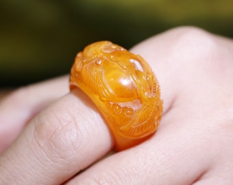 Hand-Crafted Amber Ring: Crane Engraving, Size 8