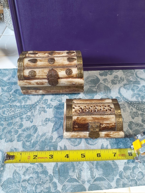 Vintage Pair of Lovely Velvet Lined Jewelry Boxes