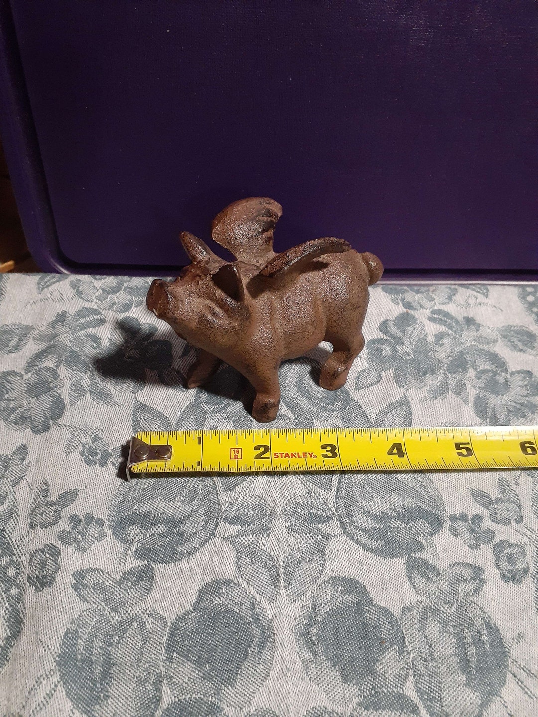 Sungmor Fliegendes Schwein Gusseisen Statue 2er Set - Skurrile Briefbeschwerer & Gartendeko - Rustikal Schwarz 29x18x11 Cm