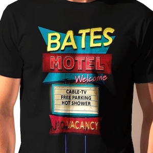 Comfort Colors Bates Motel Psycho T-shirt, Cult Classic, Horror Movies, Halloween Shirt, Funny Halloween Tees, Norman Bates, Vacancy Sign