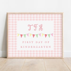 Primo giorno di scuola Acquerello Rosa Percalle Banner Segno Preppy Ritorno a scuola Forniture Poster stampabile Segno di pietra miliare del bambino