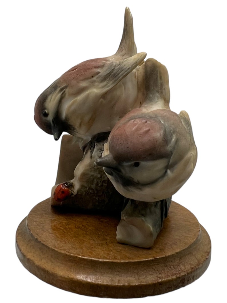 VTG Giuseppe Armani Porcelain Finches on Log w Ladybird Italy Figurine D3-99 image 2