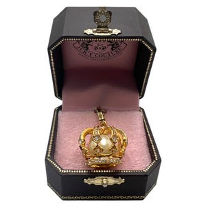 Vintage NWT Juicy Couture Charm 2007 Gold Crown With Pearl  display picture 3
