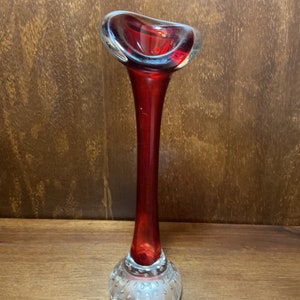 Aseda Greem Jack in the pulpit Scandinavian Art Glass Bone Vase red 8 1/2” tall
