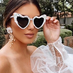 Braut Sonnenbrille Junggesellinnenabschied Gläser Geschenk an Braut personalisierte Brautparty Hochzeits-Accessoires handgefertigtes Geschenk für Braut Braut zu sein