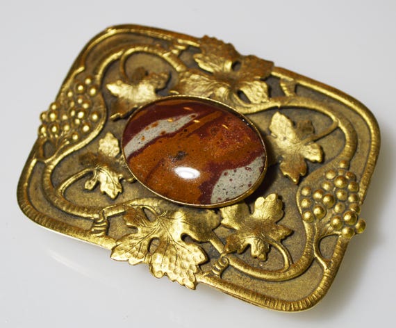 Elaine Coyne Antique Gold Grape Leaf Belt Buckle: Solid  display picture 2