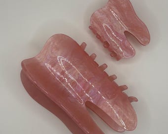 Pearly Pink Tooth Claw Hair Clip