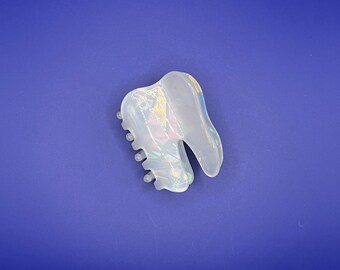 Small Pearly White Tooth Claw Hair Clip
