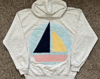 Hoodie met patchwork zeilboot: genaaide stof, strandachtige kuststijl