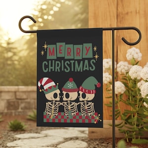 Skeleton Merry Christmas Garden Flag Holiday Porch Decor Funny Goth Christmas Flag Spooky Christmas Outdoor Decor Creepy Holiday Home Banner