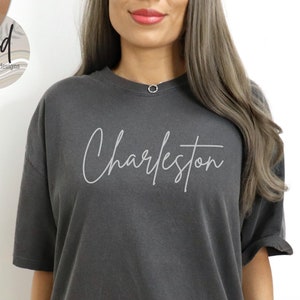 Charleston Women&#39;s Cozy Oversized Tee Shirt. Charleston T-Shirt. Charleston Souvenir Gift. Charleston South Carolina. Girls Weekend Tee.