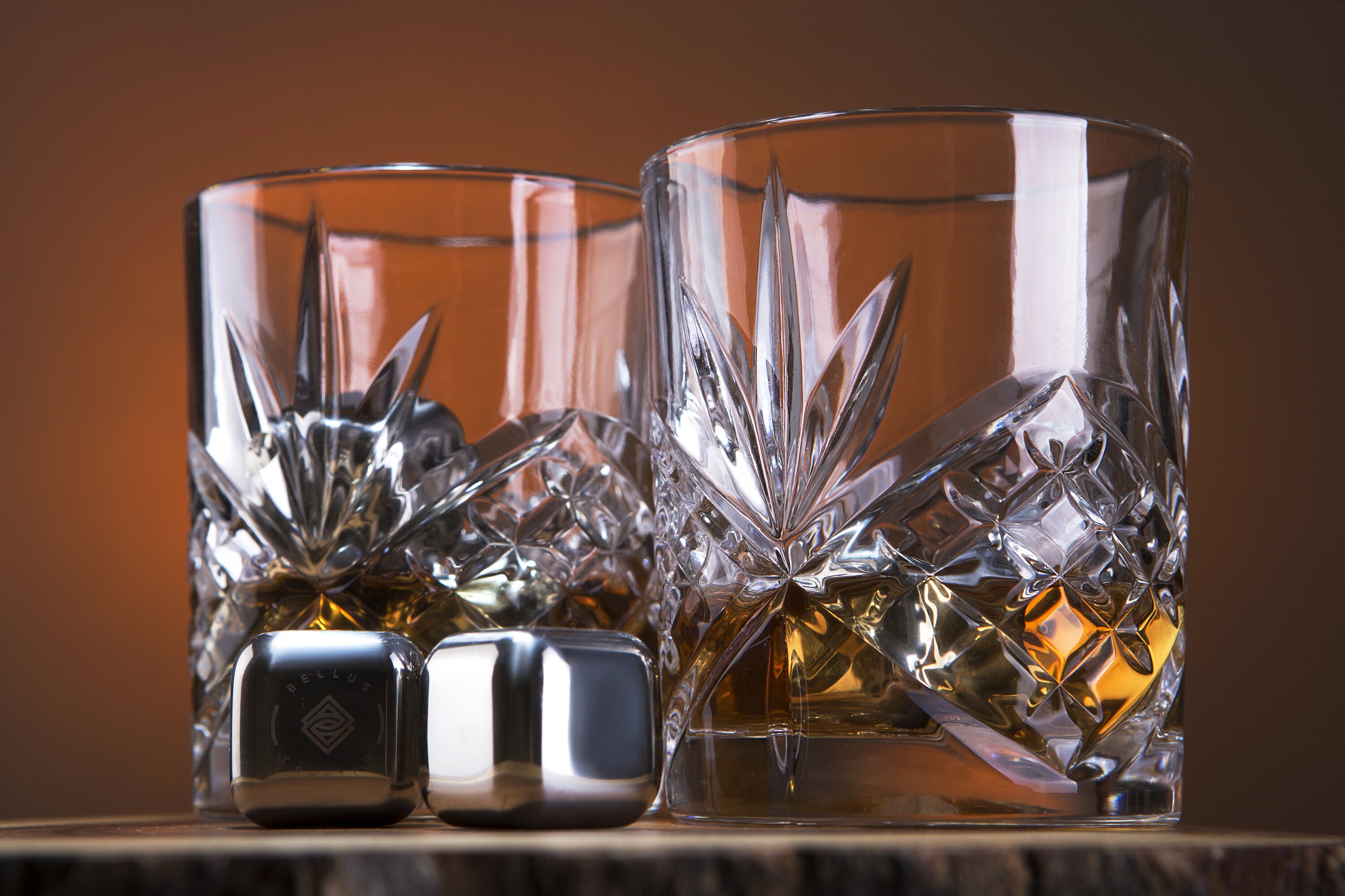 Pietre Fredde Per Whisky Set Regalo Whisky Con Pietre Di Granito - 2 Bicchieri, 8 Pietre, Portasigari E Taglierino, In Scatola Di Legno Bicchieri Da Whisky E Accessori