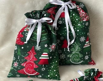 Christmas  Green Red Present  Bag,  Christmas Sack,  Xmas  Tree Drawstring  Gift Bag, Winter Theme Bag, Christmas Party Reusable Fabric  Bag