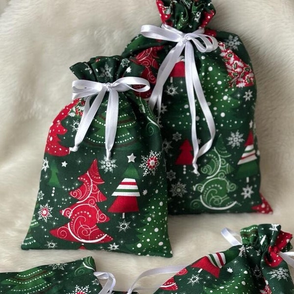 Christmas  Green Red Present  Bag,  Christmas Sack,  Xmas  Tree Drawstring  Gift Bag, Winter Theme Bag, Christmas Party Reusable Fabric  Bag