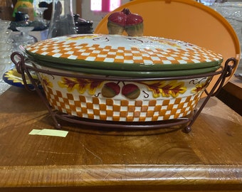 Temp-tations Casserole Dish with Lid, Carrier, and Trivet