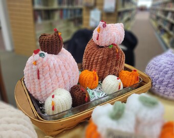 Hand-knitted chicken, Knitted chicken toy, Soft chicken plush, Chicken decor, Stuffed chicken, Fluffy chicken decoration, Small knitted bird