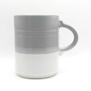 Grote grijze ambachtelijke koffiemok met kleurverloop, mok, 18 oz keramische mok, kop in boerderijstijl, cadeau voor hem door Dwell Studio