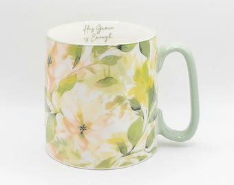 Taza de café "Sus gracias son suficientes" de cerámica de 414 ml (14 oz), taza con estampado floral, vajilla religiosa de 10 Strawberry Street.