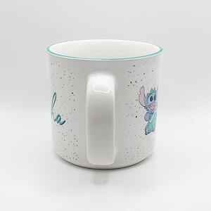 Taza de café o té estilo hawaiano ALOHA de 590 ml (20 oz), de cerámica, regalo de la película Lilo & Stitch, taza coleccionable de Disney, jarra con ambiente tropical imagen 4