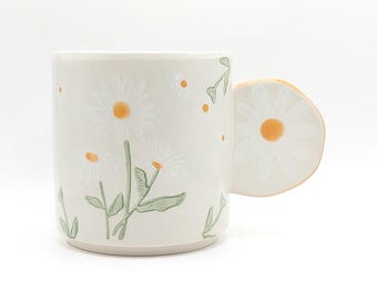 Hand-painted White Daisies Coffee Mug 14 Oz Ceramic, Aesthetic Floral Tea Cup, Daisy Lover Gift, Spring Garden Jug, Mother's Day Gift