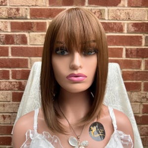 Short Chestnut Brown Bob Wig With Bangs/ Fashion Blonde Ombré Wig/ Natural Look Hair/ Heat Resistant Wig/ Party Wig/ Styled Wig/ Highlights